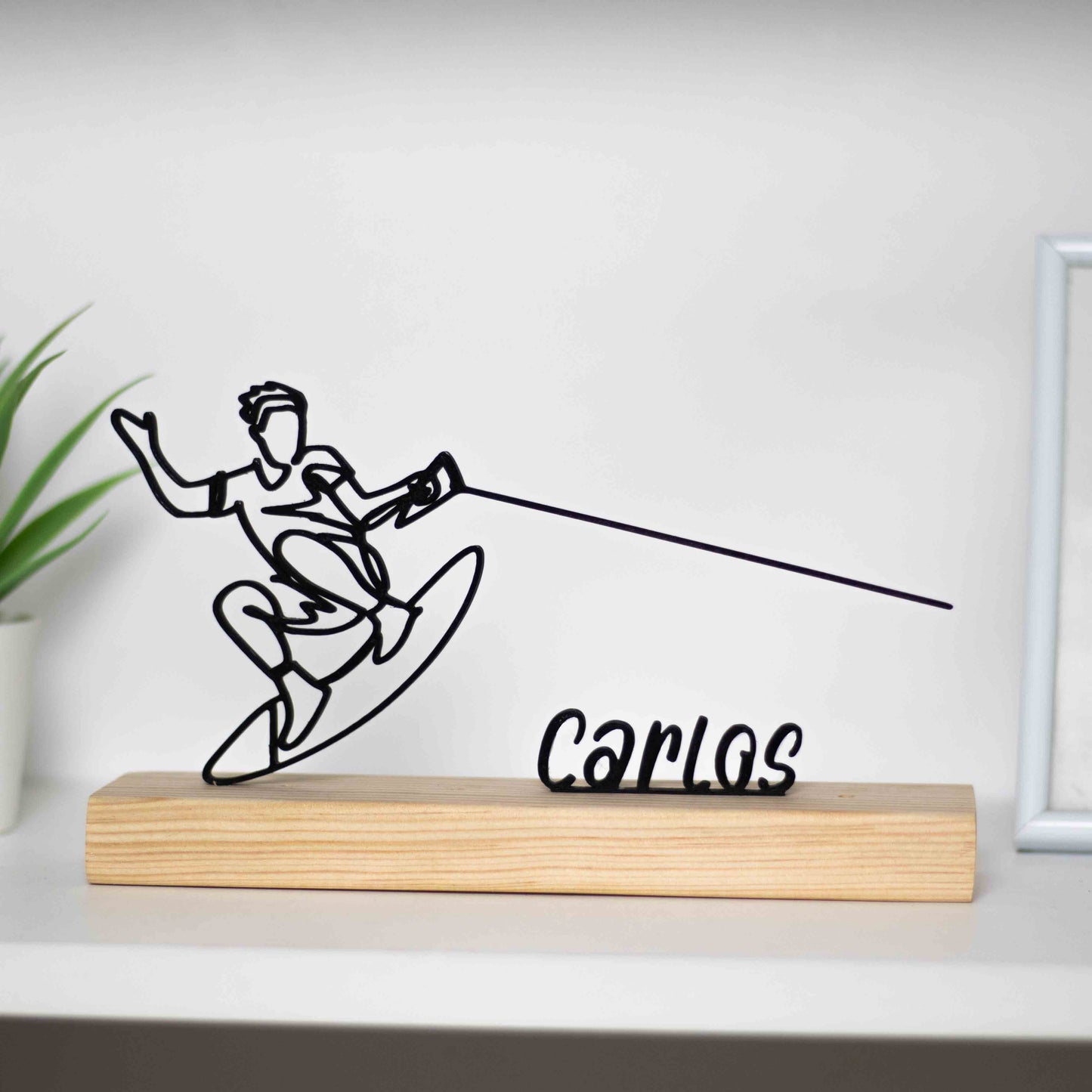 Presente personalizado ou prémio para praticantes de wakeboard, entusiastas de esportes aquáticos e decoração esportiva.