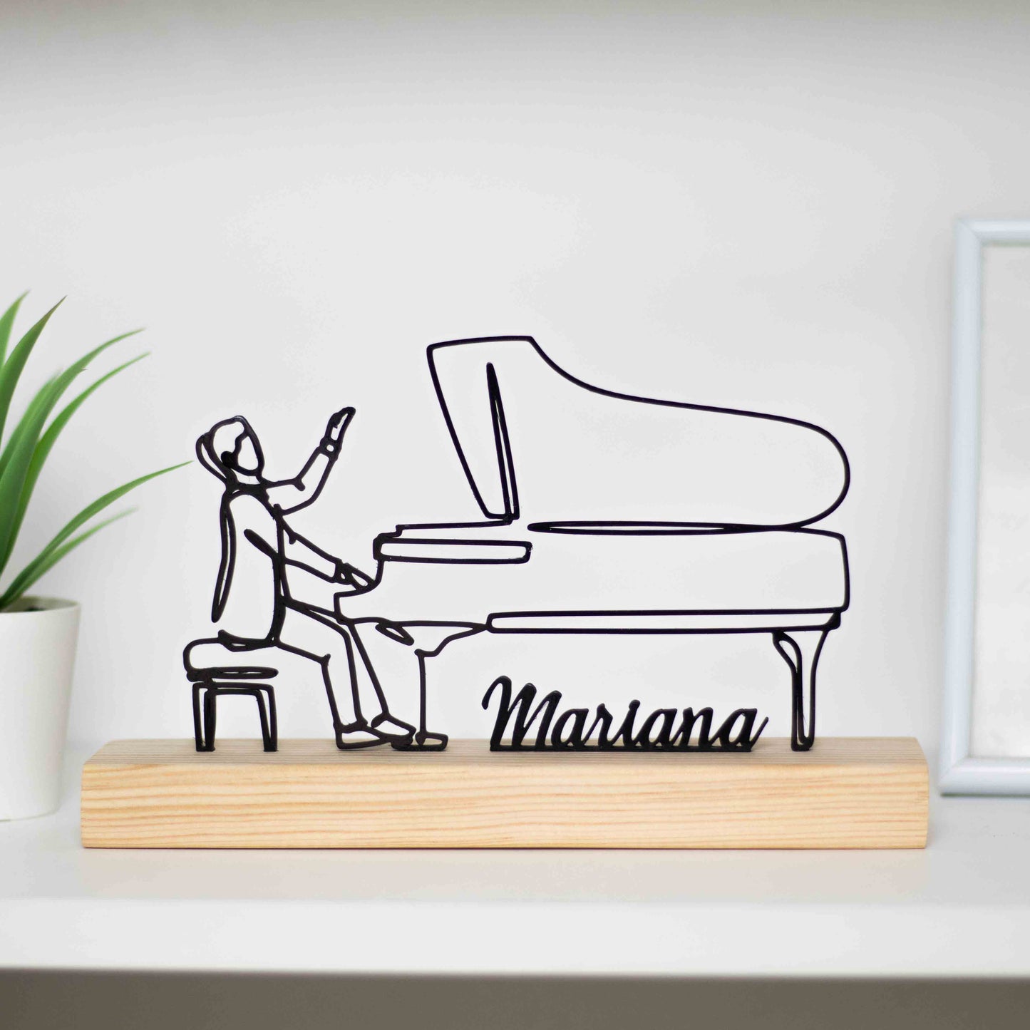 troféu de pianista com base de madeira, figura elegante de músico ao piano. Presente personalizado ou prémio para pianistas, amantes da música e entusiastas de decoração. Personalizável com um nome à escolha, perfeito para uma lembrança única e especial.