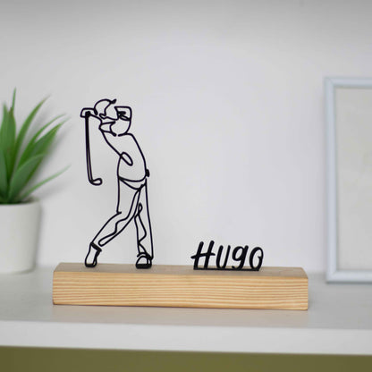 Escultura troféu de jogador de golfe com base de madeira, ideal para prémios de torneios, presentes personalizados e decoração elegante.